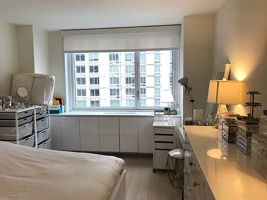 Rented by NY NY Condo, Inc | media 32