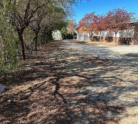 3rd image of 43735 Cardinal Rd