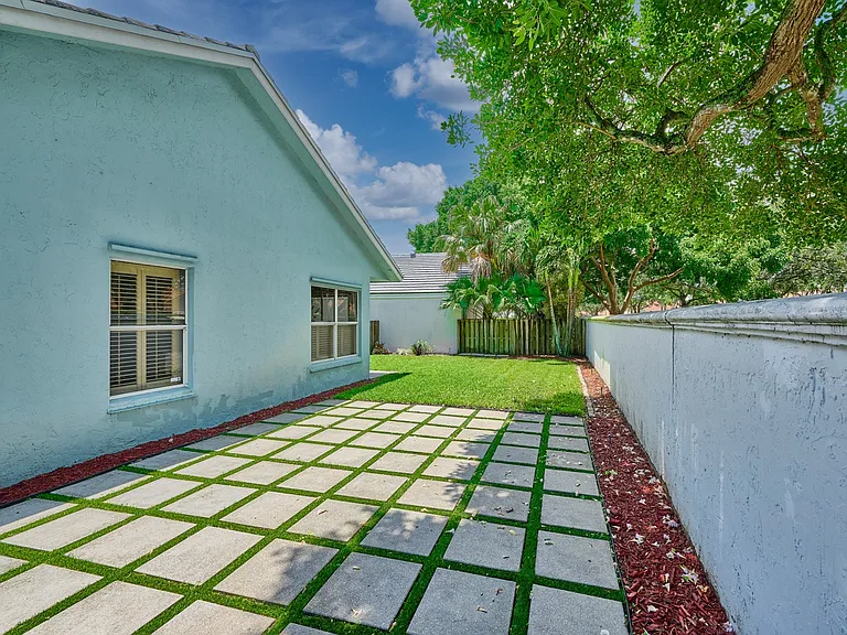 2968 Myrtle Oak Cir — Photo 60