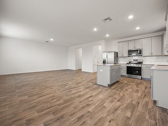 4th image of 349 Redonda Dr