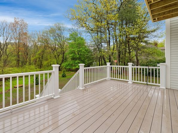 85 Beaver Ave, Lynnfield, MA 01940