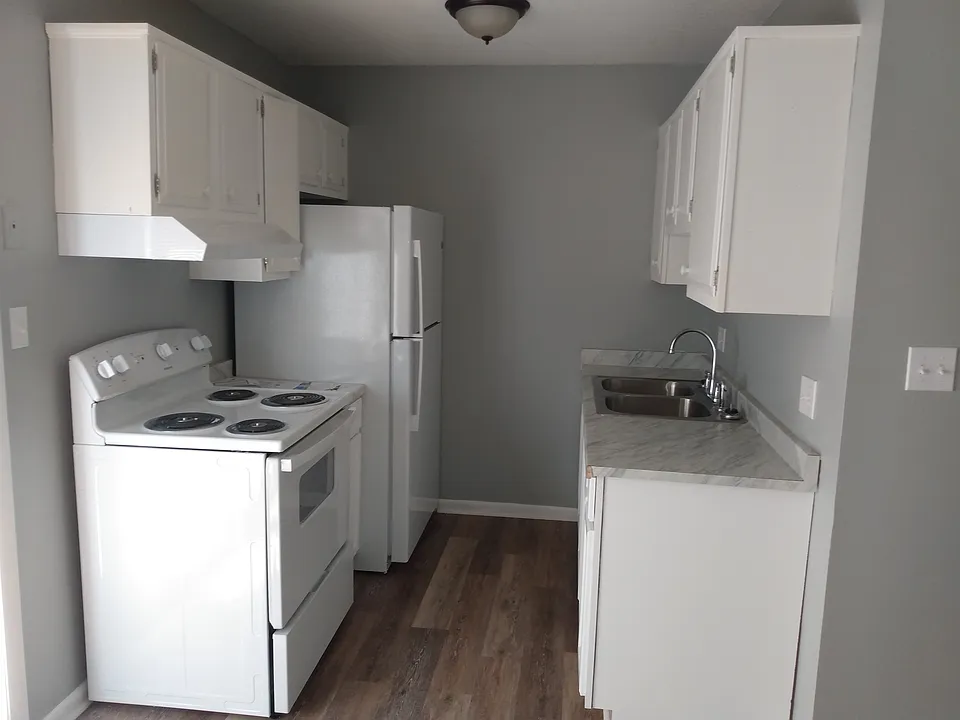 235 W Poplar St