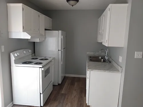 235 W Poplar St Photo 1