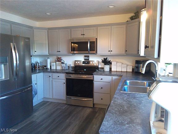 3rd image of 878 Liberty Ct SW