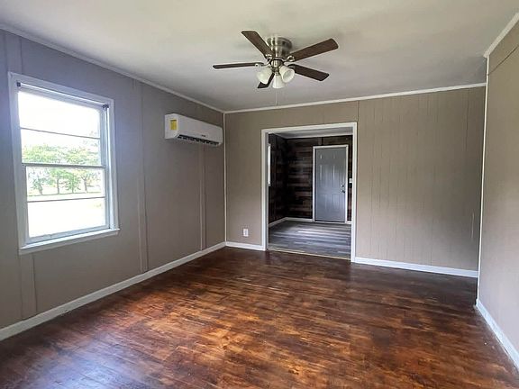 4th image of 213 Poplar St