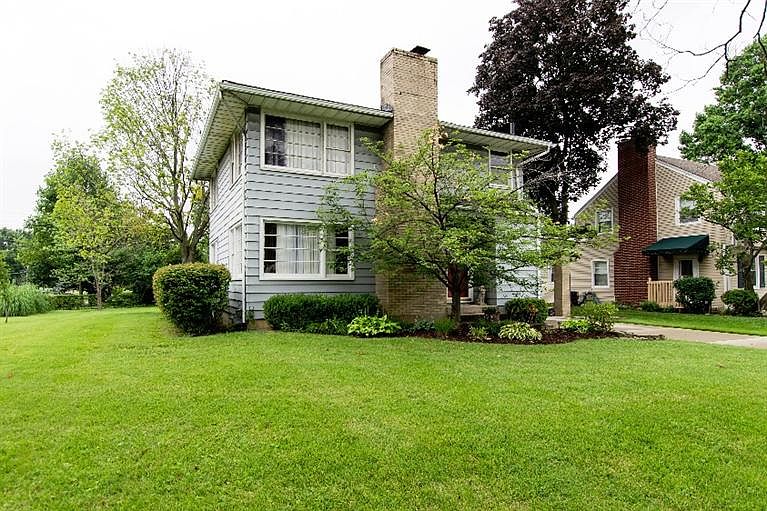 1st image of 616 Highland St