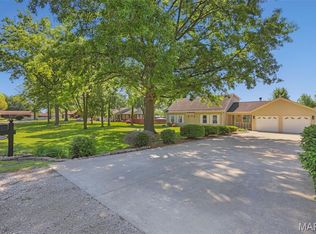 625 Buckingham Dr, Troy, IL 62294