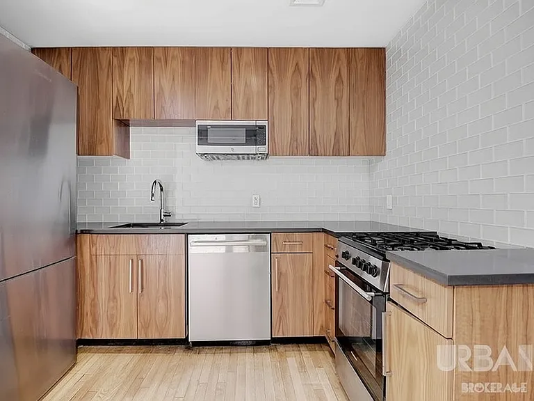 86 E 10th St #4 — Photo 6