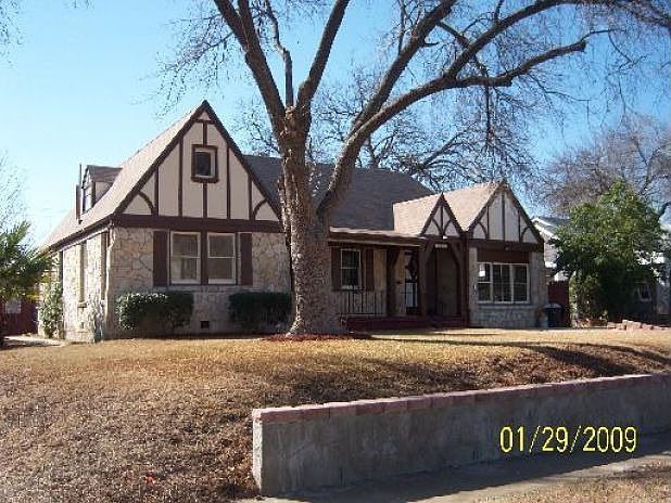 1st image of 2206 W Magnolia Ave
