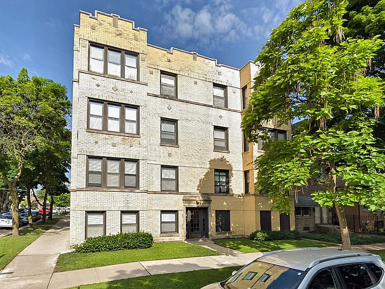 3300-02 N. Claremont / 2334-44 W. School — Photo 4