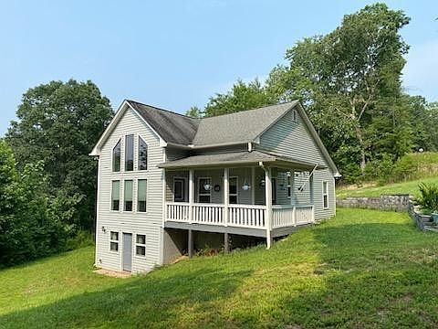 1st image of 160 Maple Ct