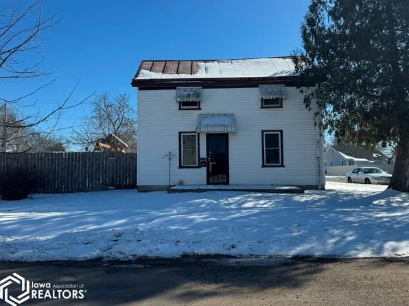 1632 S 14th St, Burlington, IA 52601