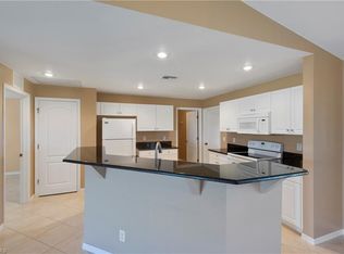 909 NE 23rd Ter, Cape Coral, FL 33909