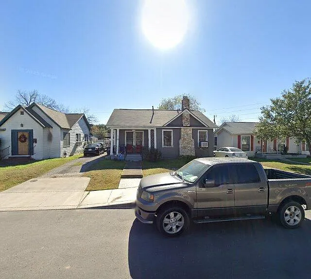 518 Topeka Blvd #B — Photo 2