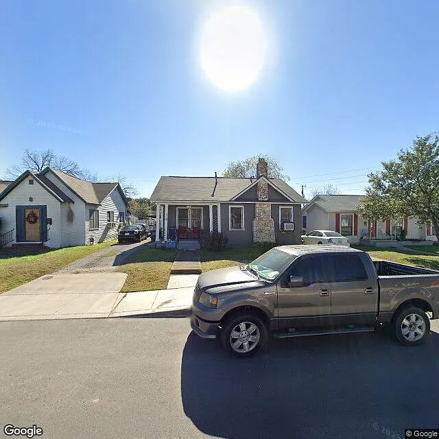 Building Photo - 518 Topeka Blvd #B