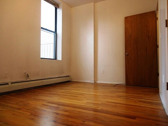 5th image of 812 Marcy Ave