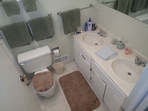 4th image of 916 Liberty St APT 1