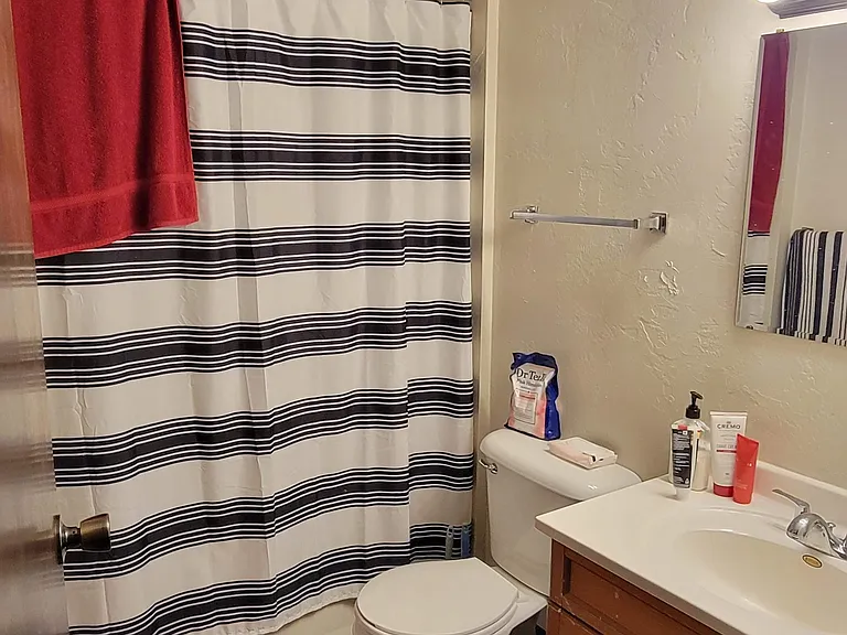 722 Mather St #1 — Photo 8