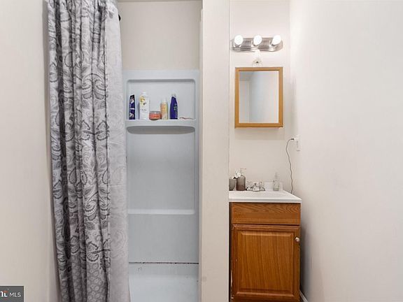 4th image of 2115 N 18th St #5B