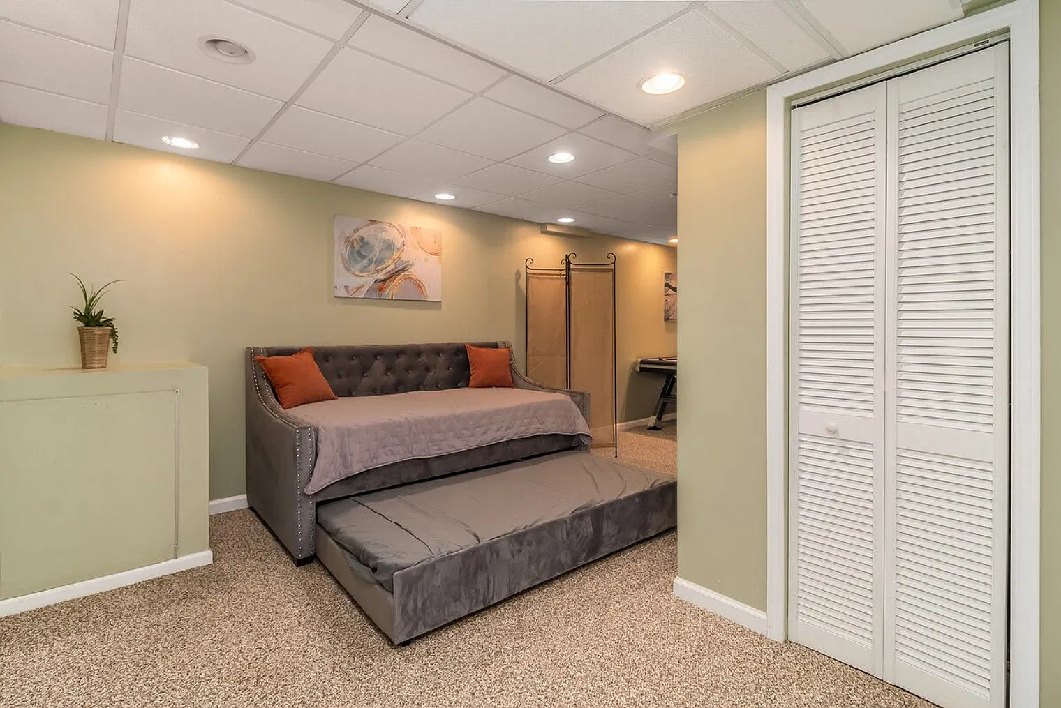 3 bed, 2.5 bath, $14,049 — Photo 2