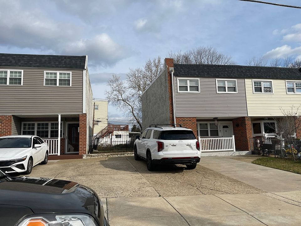 2nd image of 3225 Birch Rd