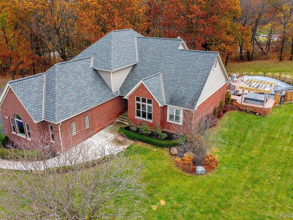 1st image of 4097 Carriage Hill Dr