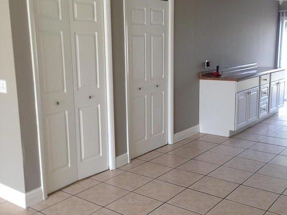 5th image of 4811 Orleans Ct APT C