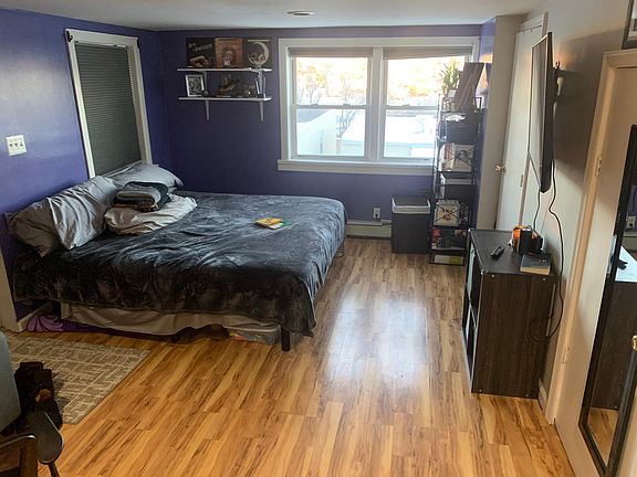 5th image of 320 Edwards Pl #2
