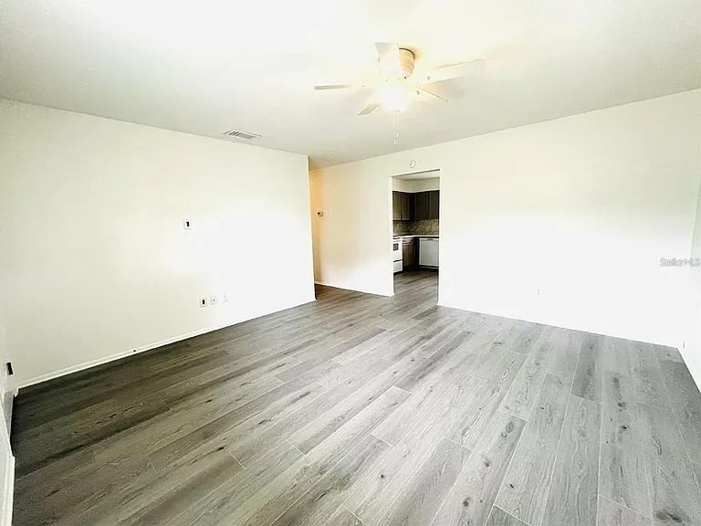 1509 Phyllis St — Photo 13