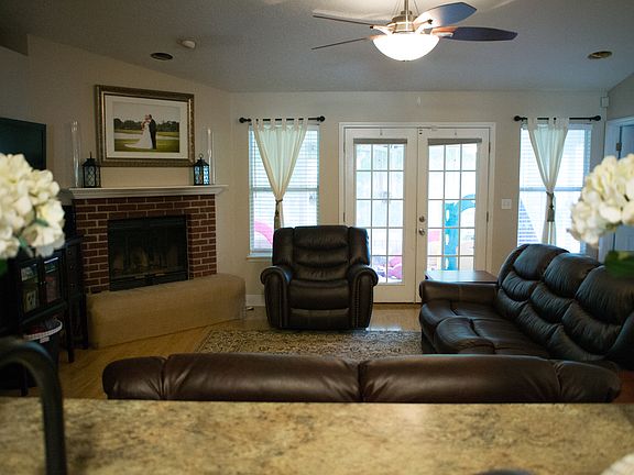 4th image of 12936 Summerwind Ln