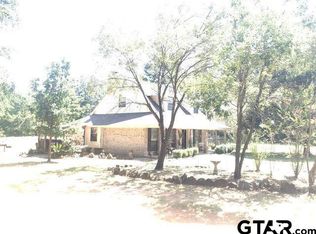 1210 Acr 412, Palestine, TX 75803