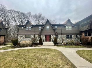 52 Milford Ln APT 3B, Suffern, NY 10901