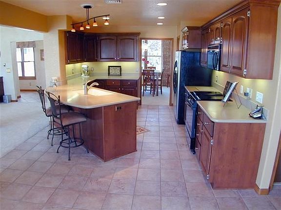 5th image of 349 N Shores Cir