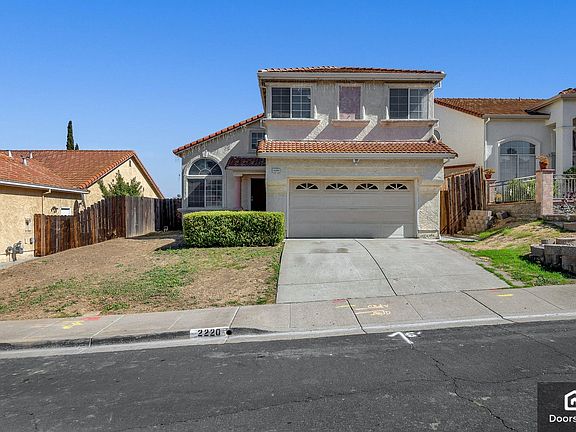2nd image of 2220 Bayberry Cir