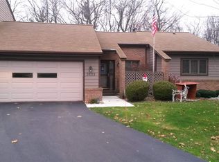 2833 S Wooddale Dr, Jackson, MI 49203