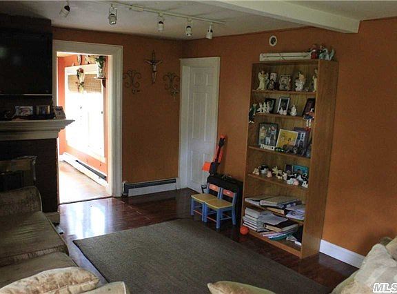 4th image of 186 Bayview Ave