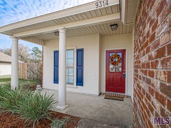 3rd image of 9314 Cypress Lake Dr