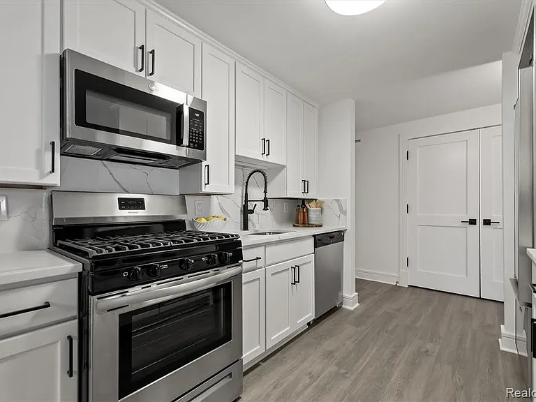 411 S Old Woodward Ave #924 — Photo 11