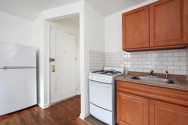 Rented by R New York | media 3