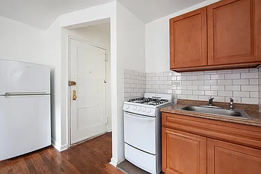 Rented by R New York