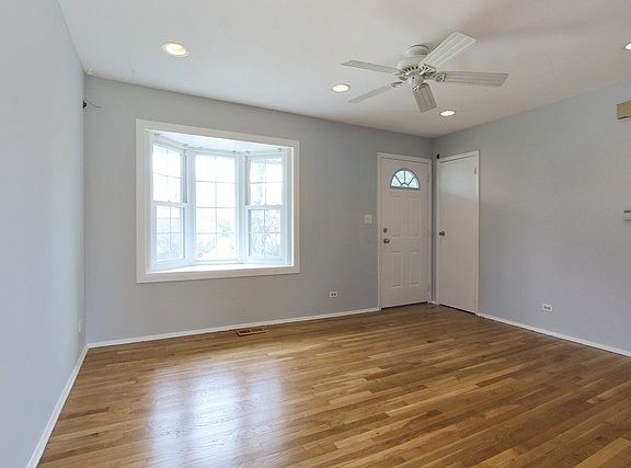 2nd image of 713 Cynthia Ln