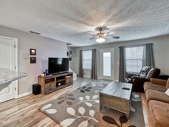 3rd image of 3528 Nightshade Dr