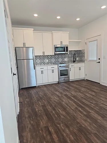 7601 Carver Ave #2 Photo 1 7601 Carver Ave #2 Photo 1