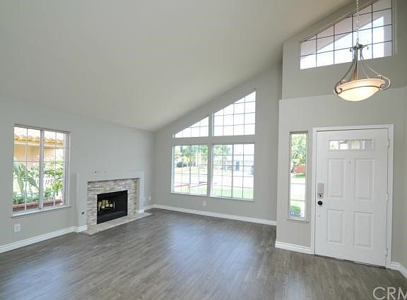 3rd image of 25950 Brodiaea Ave