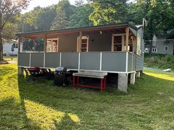307 Windsor Rd, Kunkletown, PA 18058