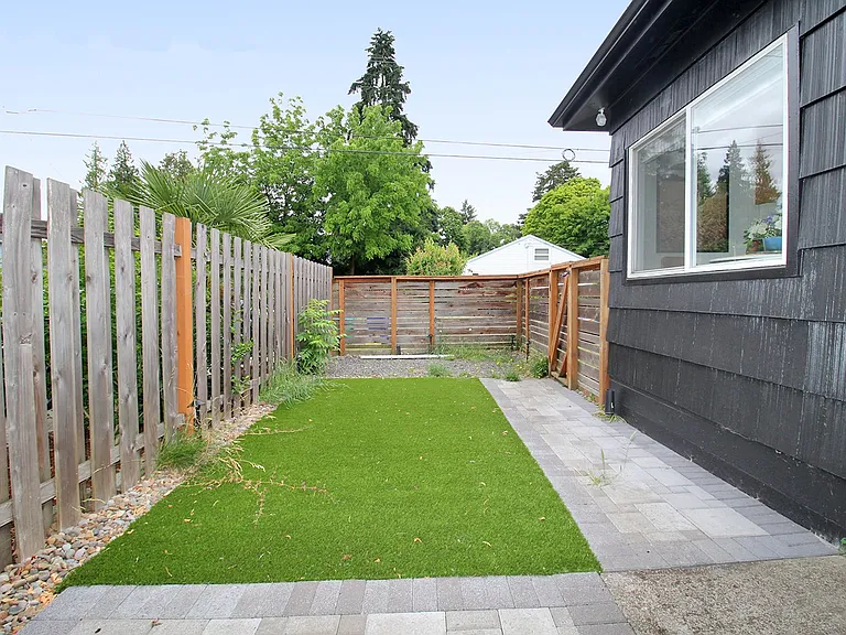 9706 N Van Houten Ave — Photo 20