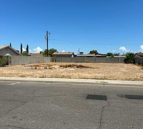 3rd image of 3710 E PARADISE Lane #25