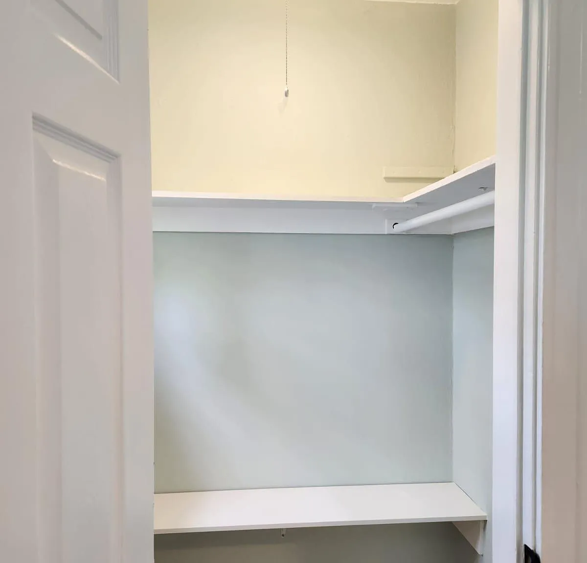 946 N Serrano Ave — Photo 4