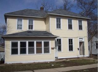 319 Rosewood Ave, Aurora, IL 60505