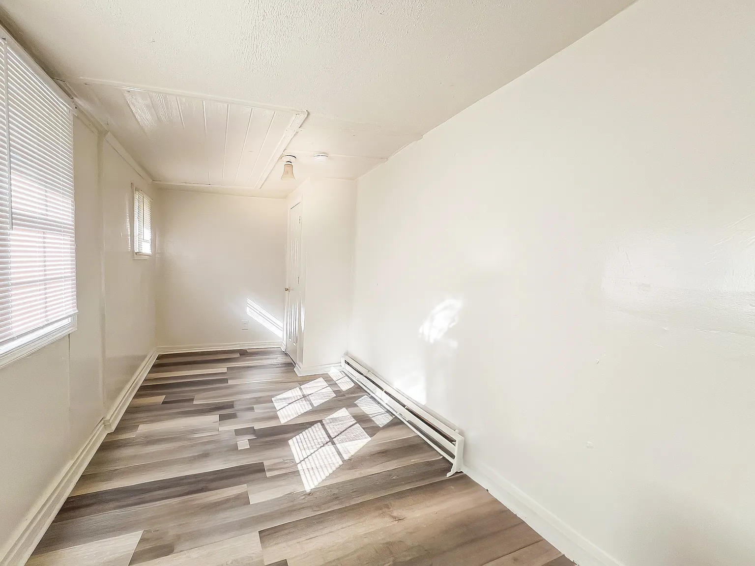 3 bed, 1177 sqft, $1,299 — Photo 3